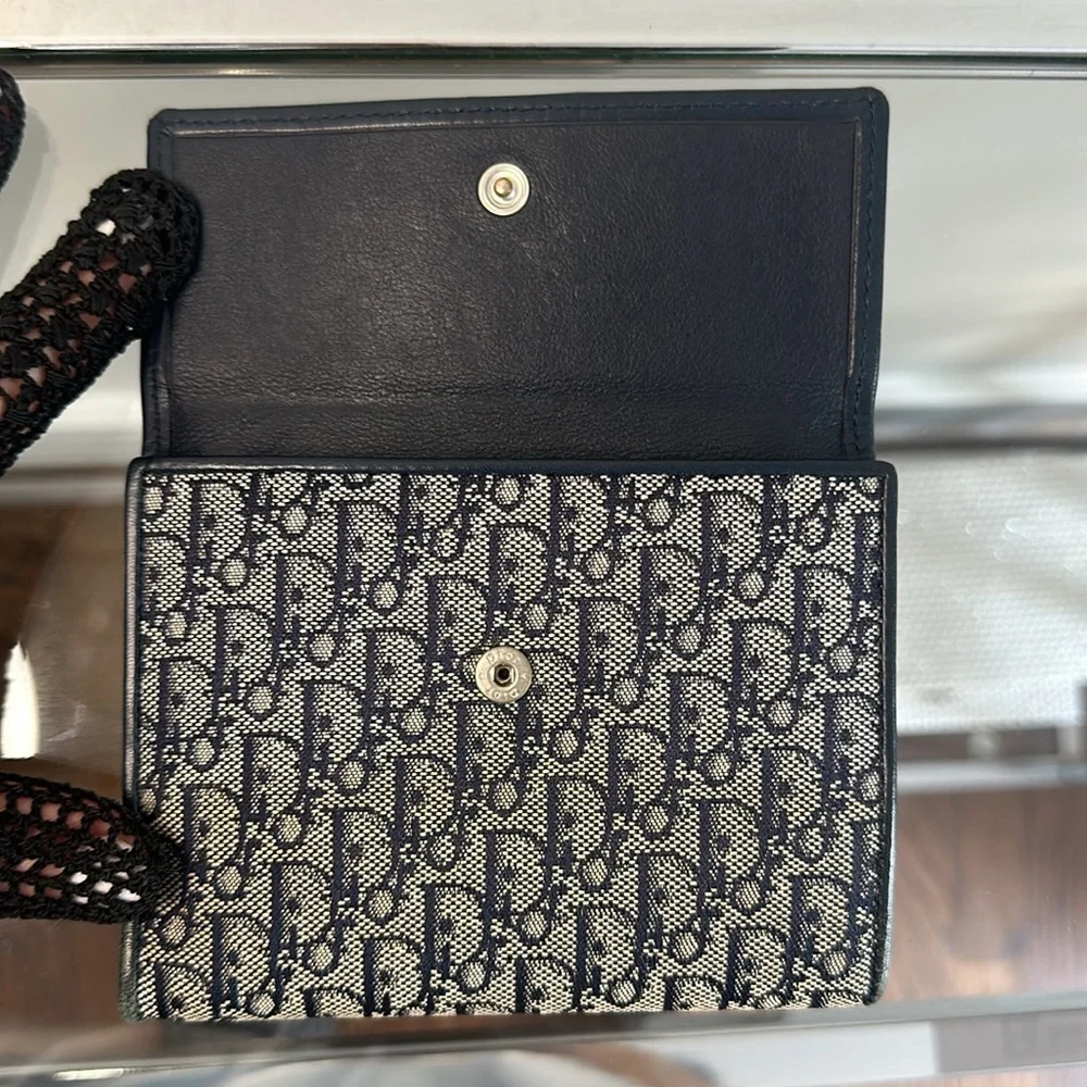 Christian Dior Oblique Jacquard wallet in navy/beige. Retail price: ~$550–$750